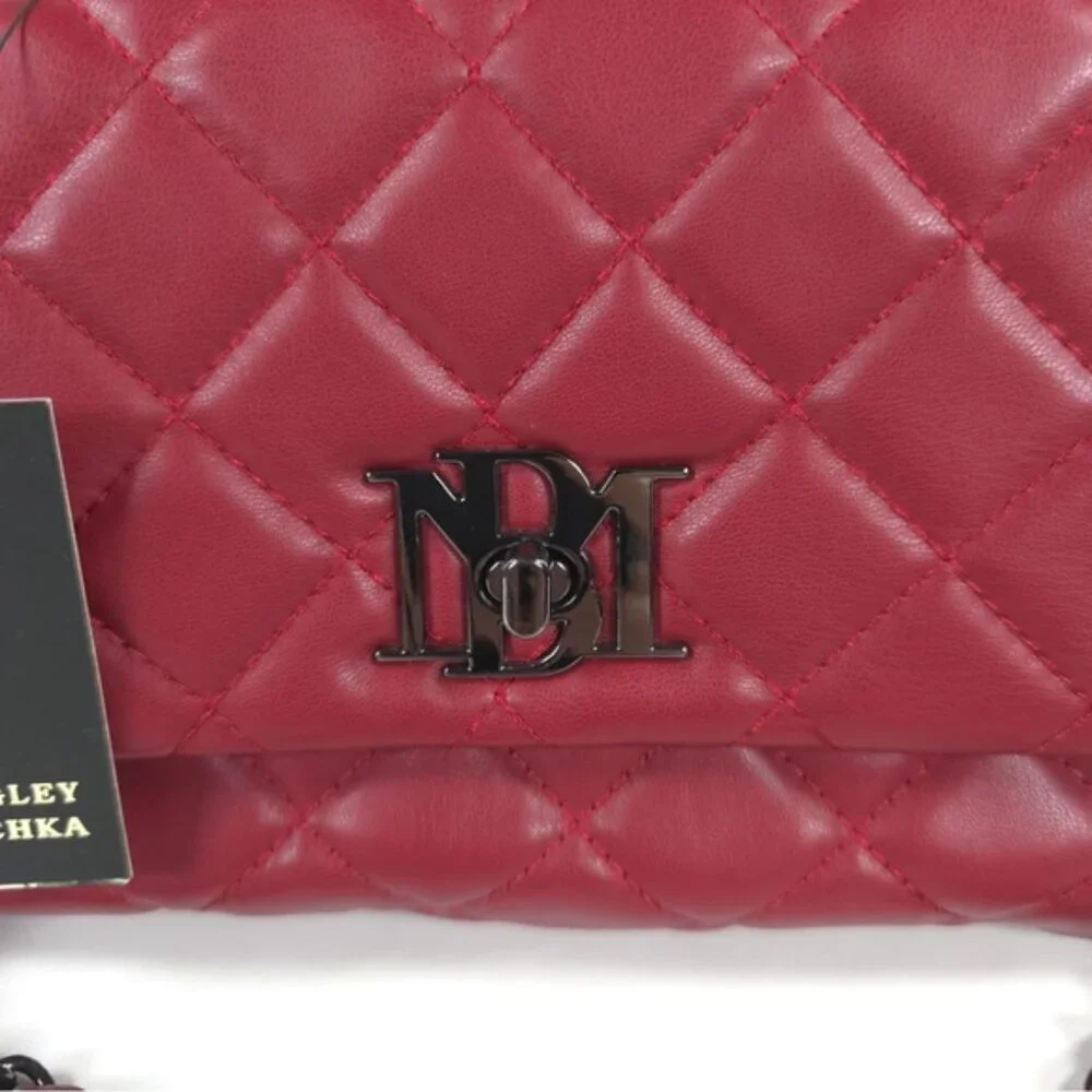 NWT BADGLEY MISCHKA DIAMOND RED VEGAN LEATHER‎ QUILTED MESSENGER BAG BMH-520